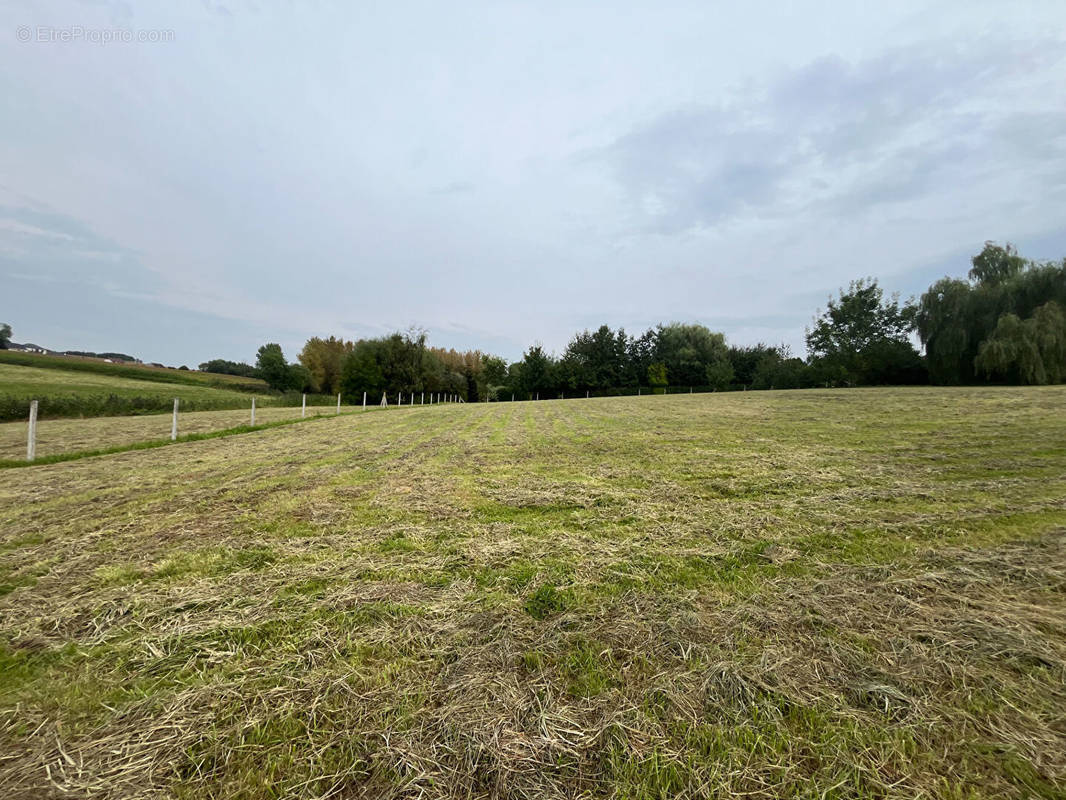 Terrain à CHAUNY