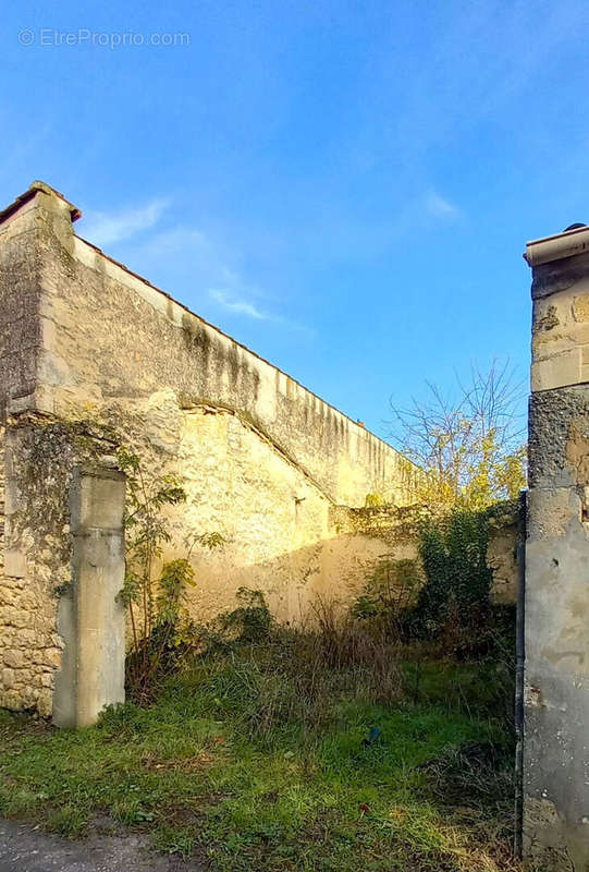 Maison à SAINT-SEURIN-DE-CADOURNE