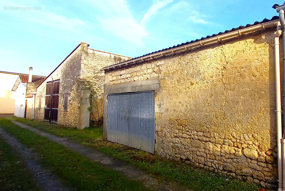 Maison à SAINT-SEURIN-DE-CADOURNE