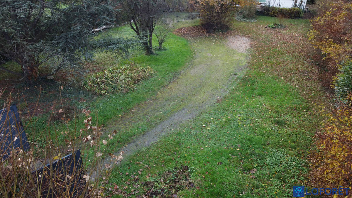 Terrain à MAREIL-LE-GUYON