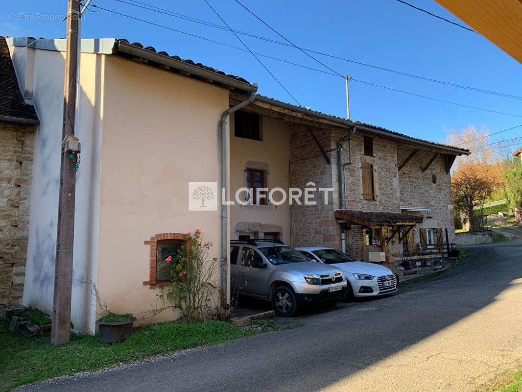 Maison à COUSANCE