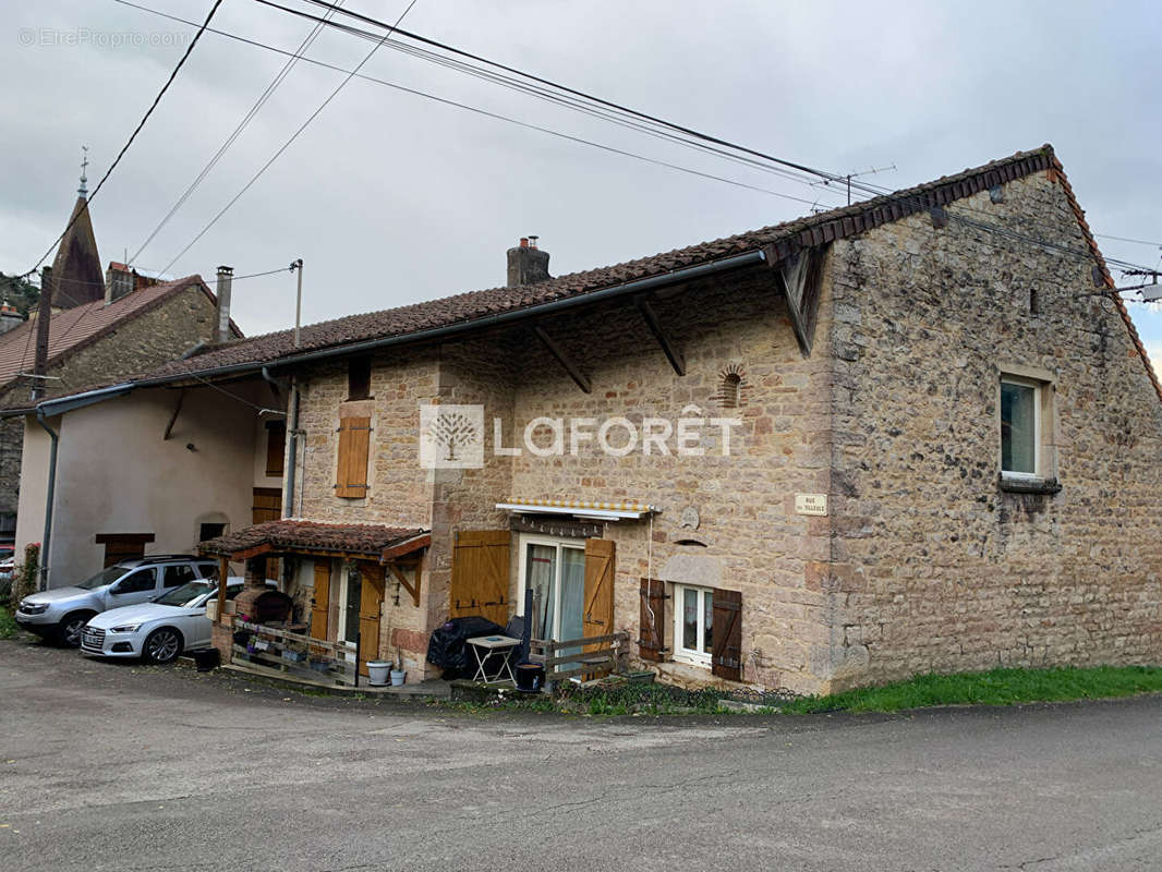 Maison à COUSANCE