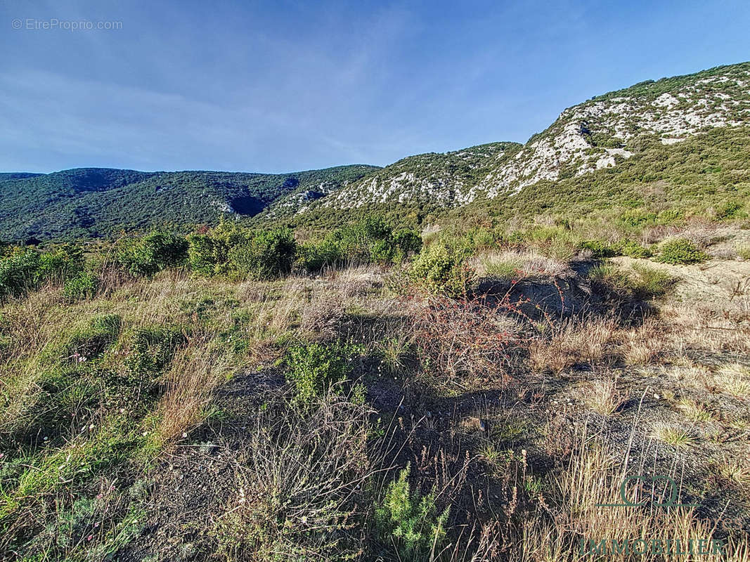 Terrain à PRUGNANES