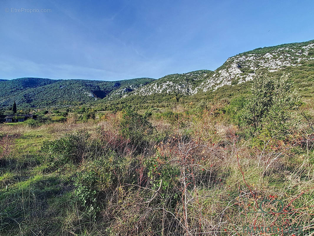 Terrain à PRUGNANES