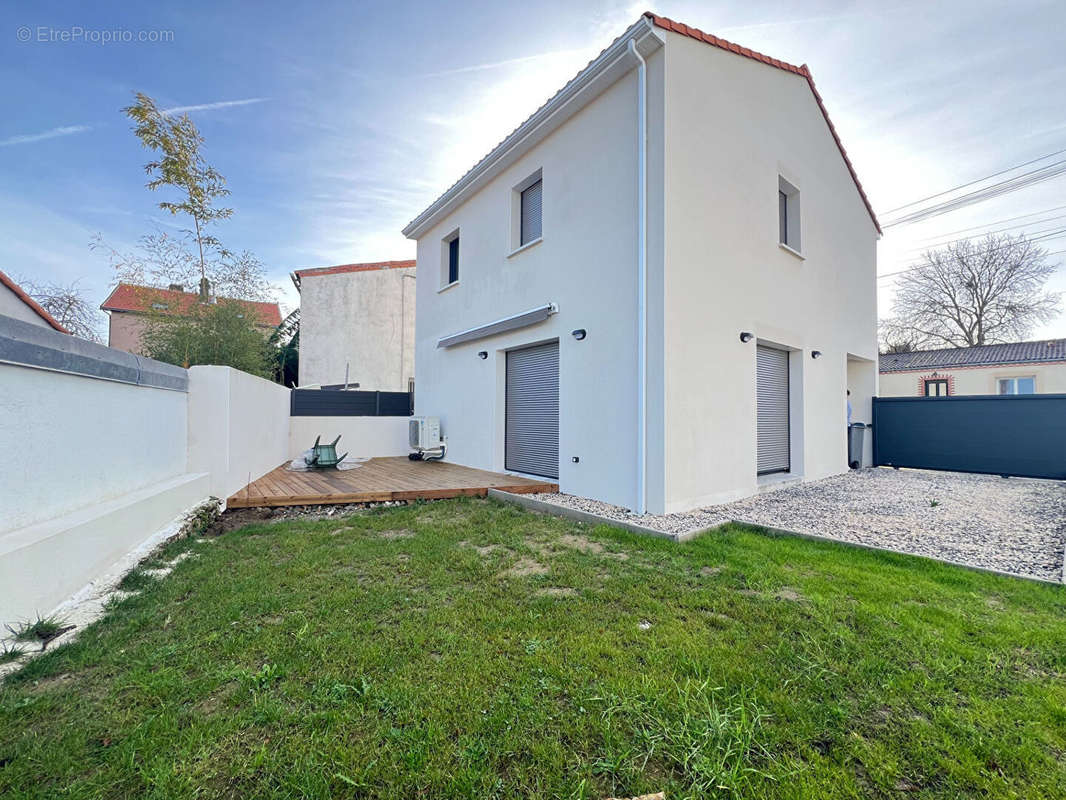 Maison à BOUGUENAIS