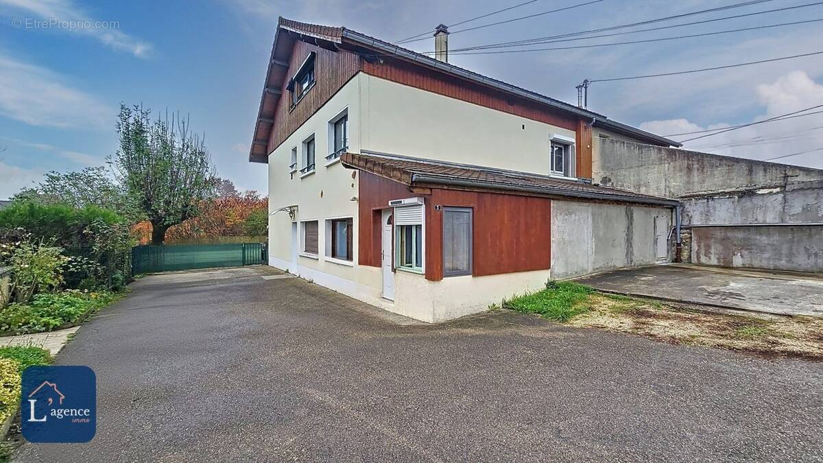 Appartement à SAINT-GENIS-POUILLY