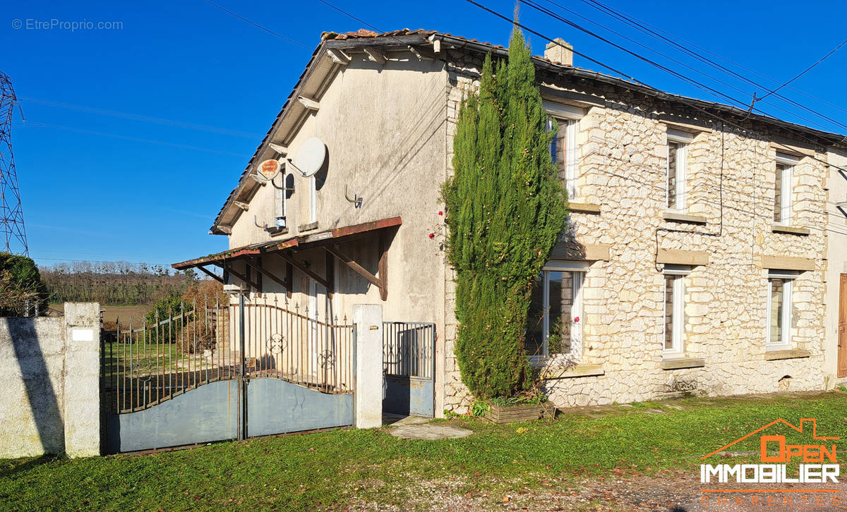 Maison à REIGNAC