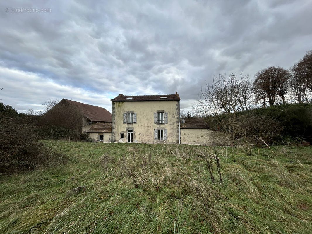 Maison à VARZY