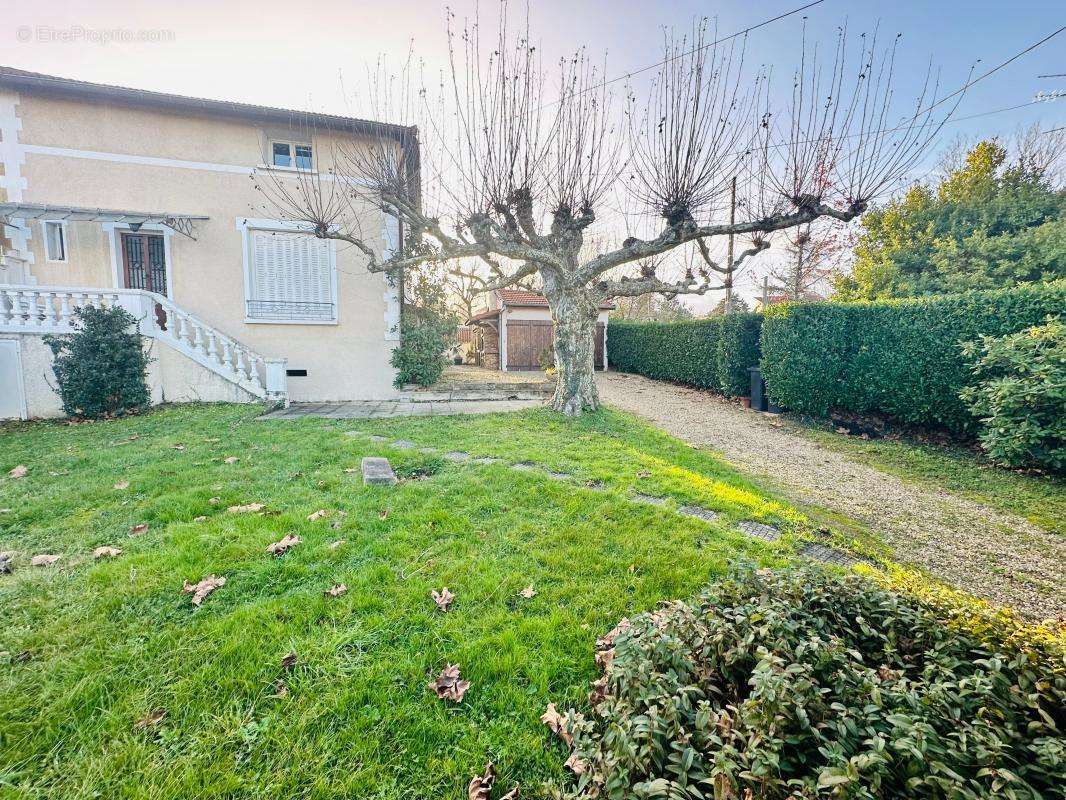 Maison à FLEURIEUX-SUR-L&#039;ARBRESLE