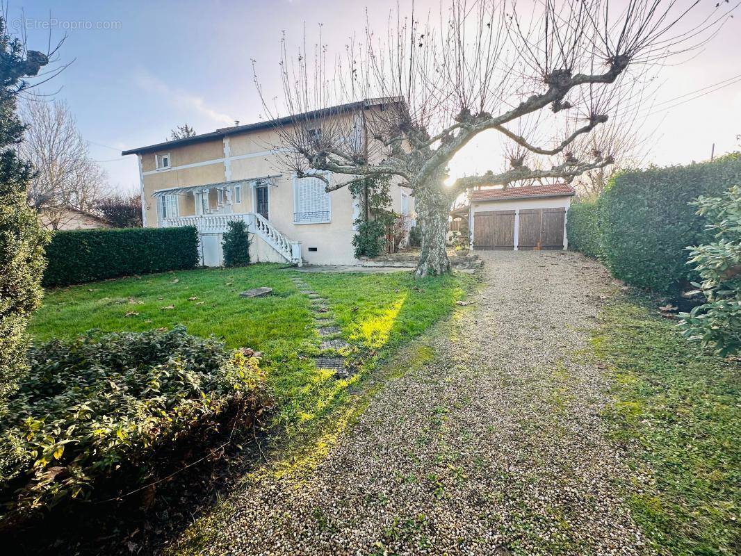 Maison à FLEURIEUX-SUR-L&#039;ARBRESLE