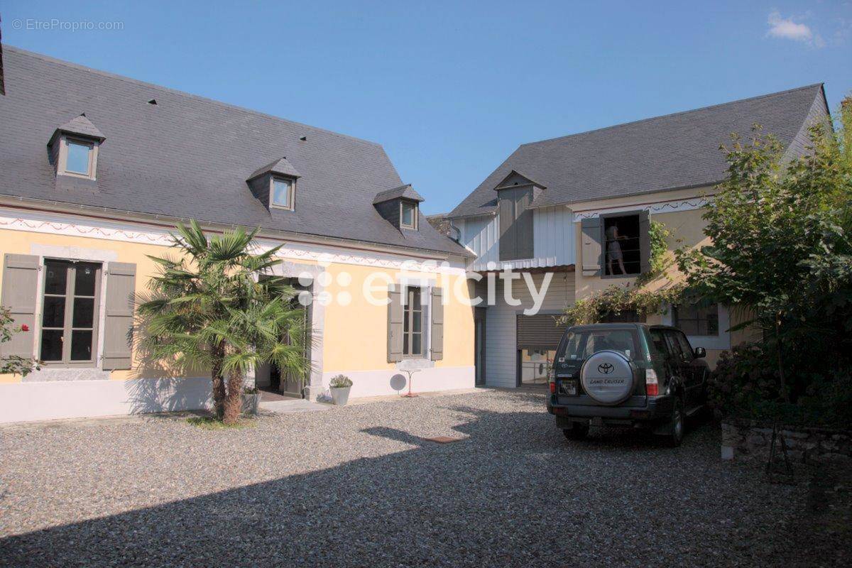 Maison à LOURDES