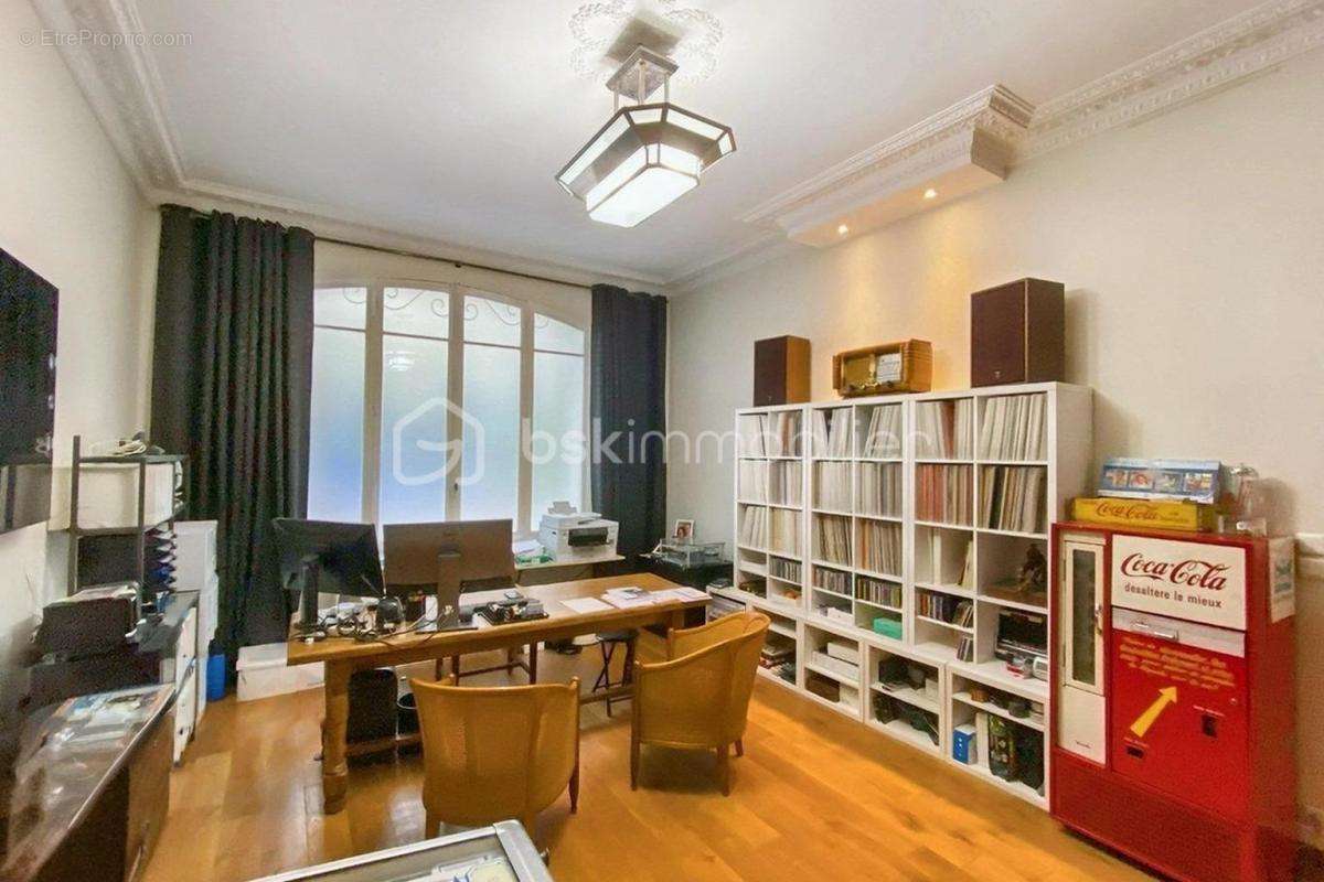 Appartement à PARIS-8E