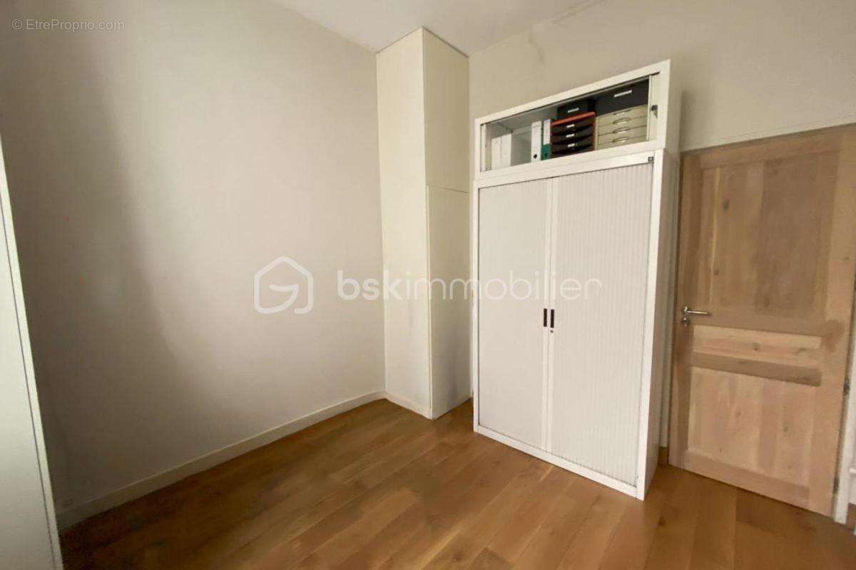 Appartement à PARIS-8E