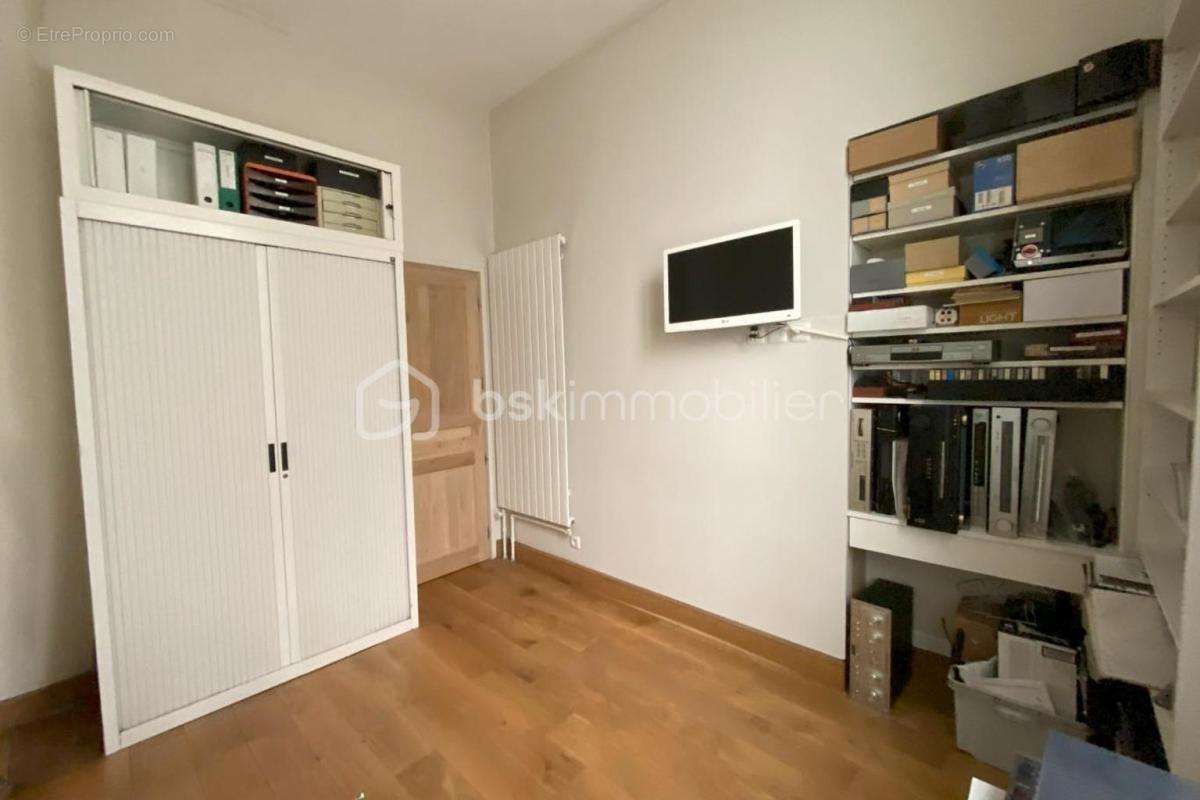 Appartement à PARIS-8E