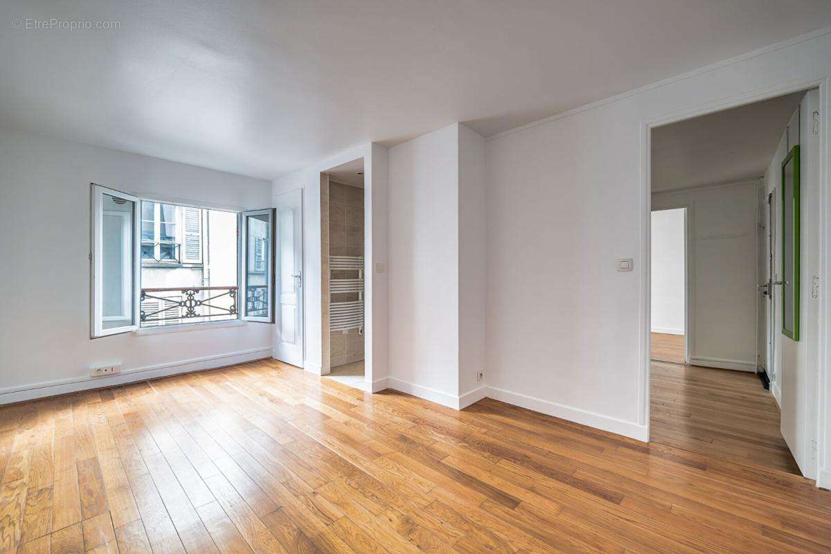 Appartement à PARIS-9E