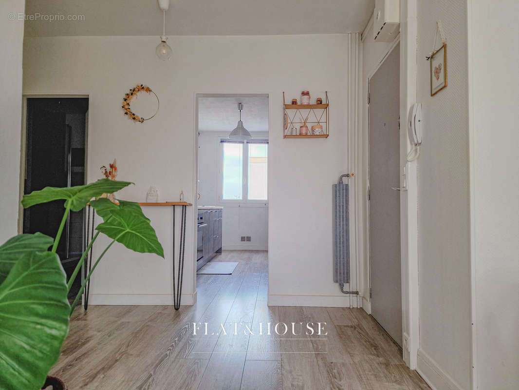 Appartement à SAINT-SEBASTIEN-SUR-LOIRE