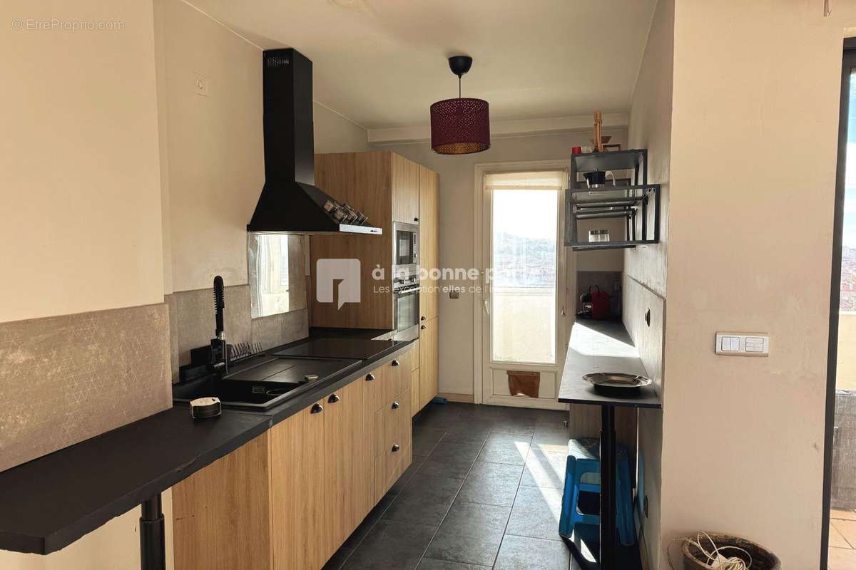 Appartement à MARSEILLE-2E