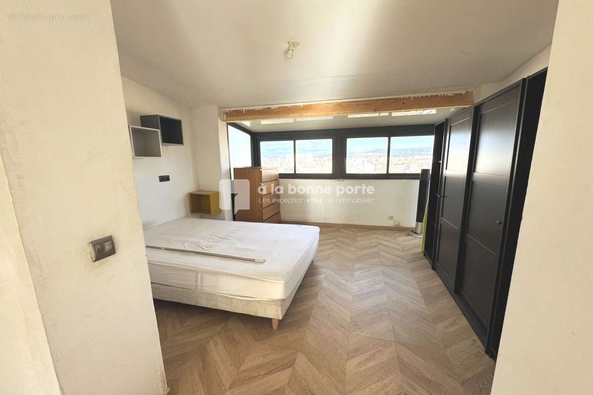 Appartement à MARSEILLE-2E