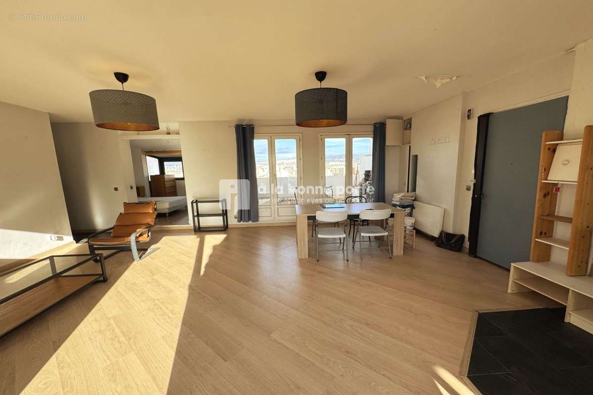 Appartement à MARSEILLE-2E