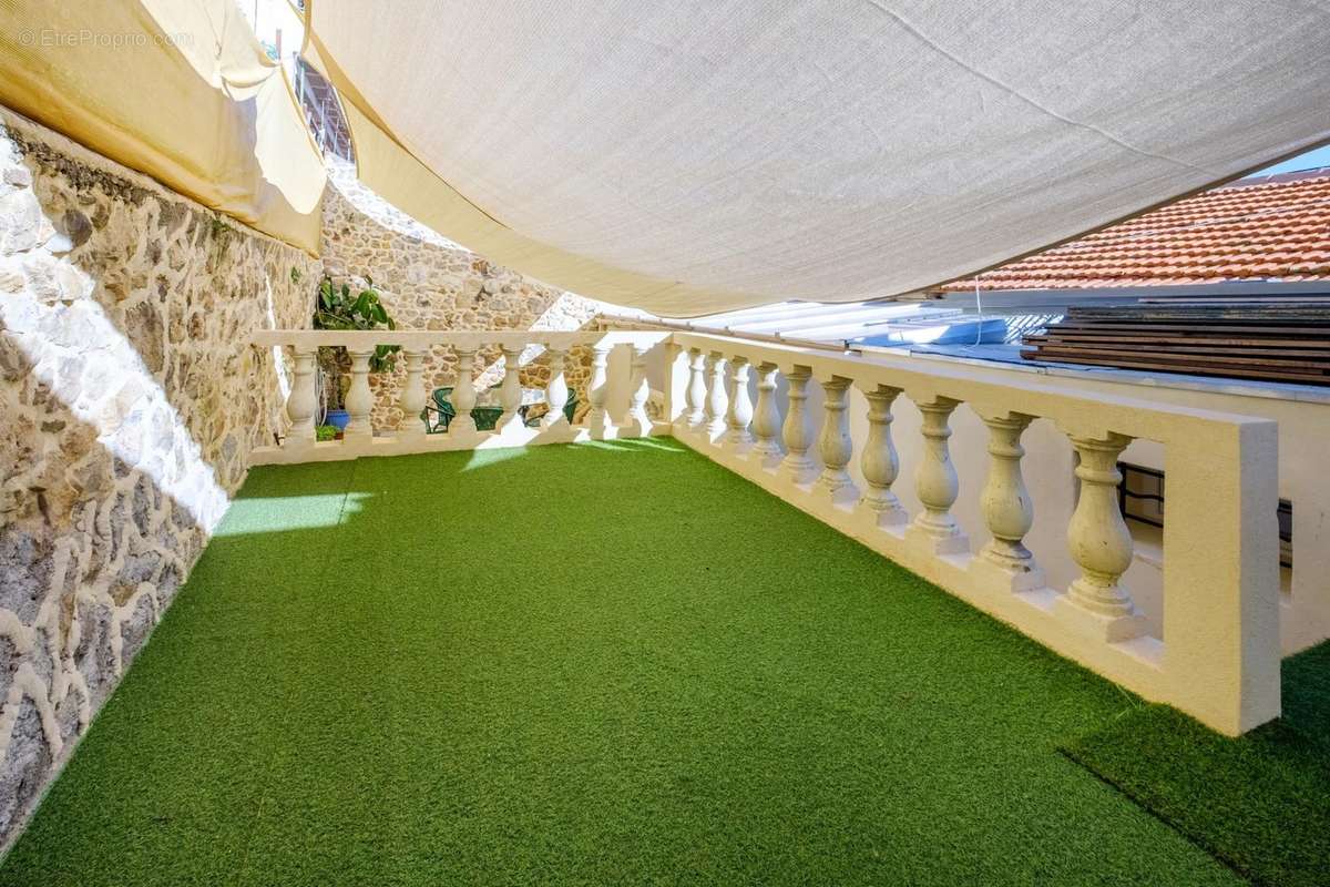 Appartement à ROQUEBRUNE-CAP-MARTIN