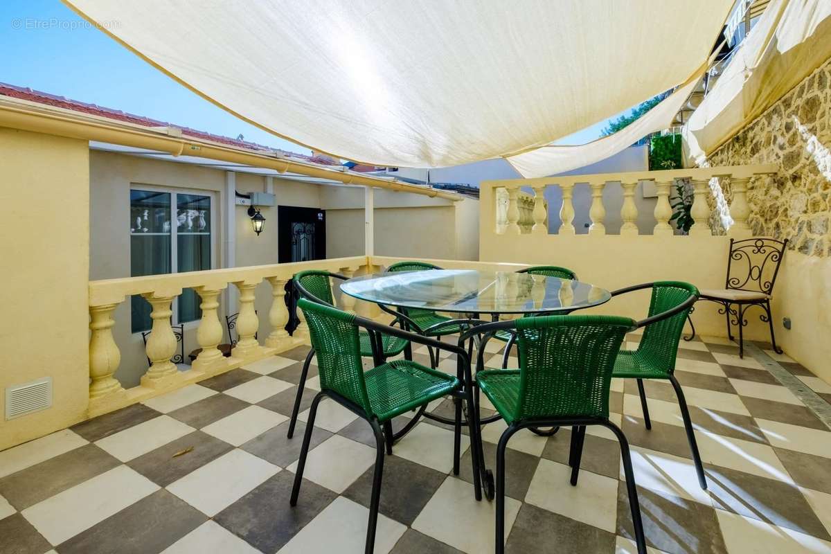 Appartement à ROQUEBRUNE-CAP-MARTIN