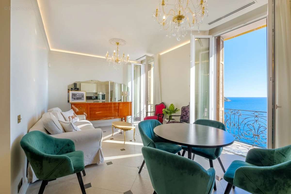 Appartement à ROQUEBRUNE-CAP-MARTIN