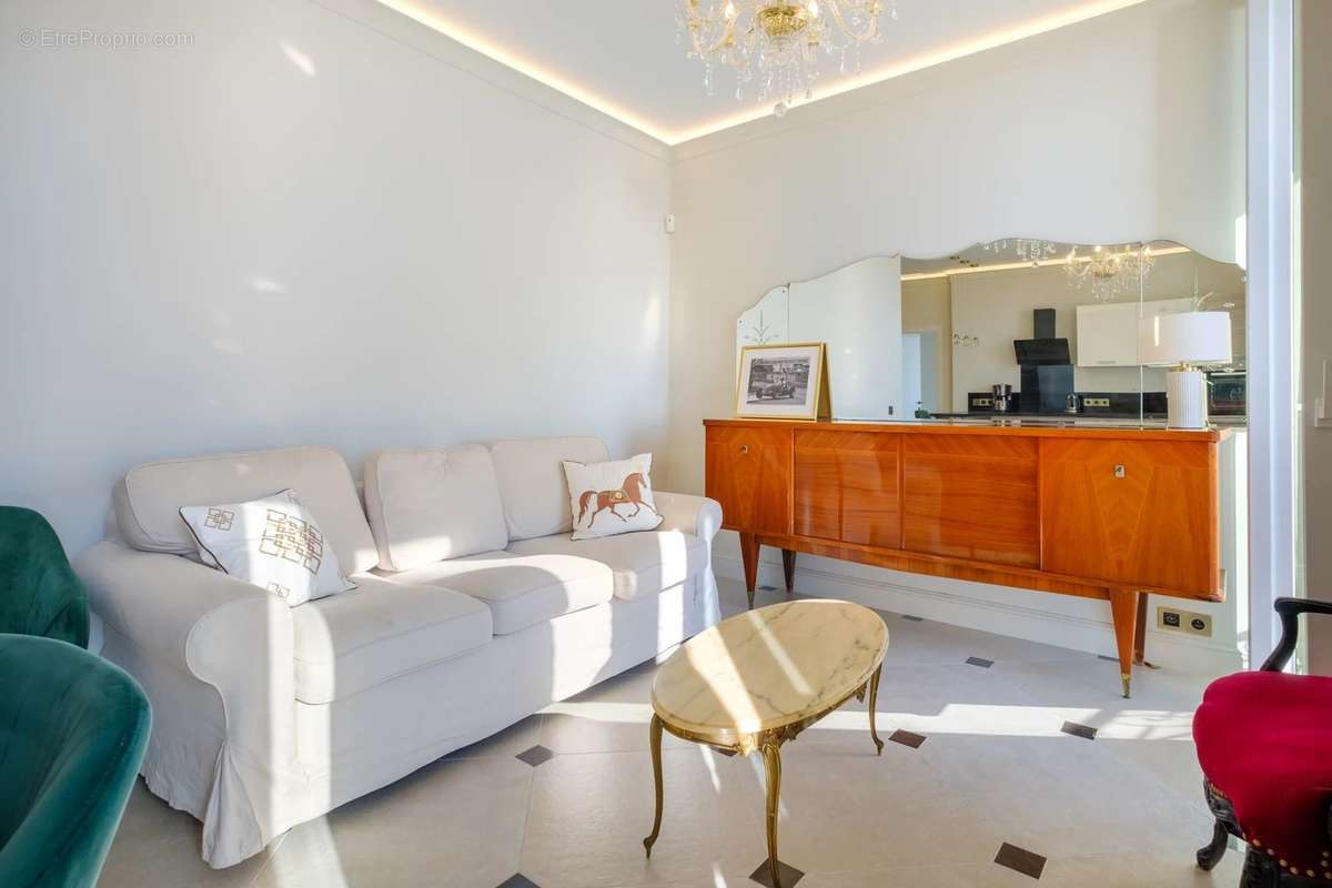 Appartement à ROQUEBRUNE-CAP-MARTIN