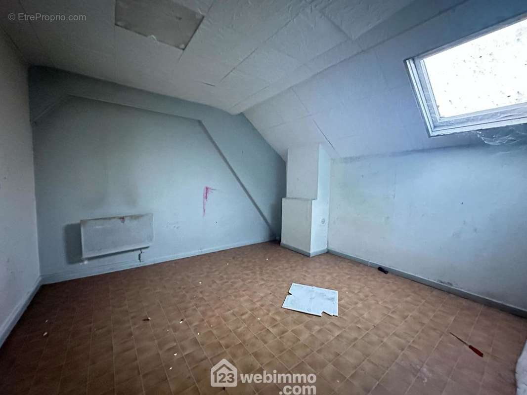 La première chambre de 13 m² - Maison à GUISE