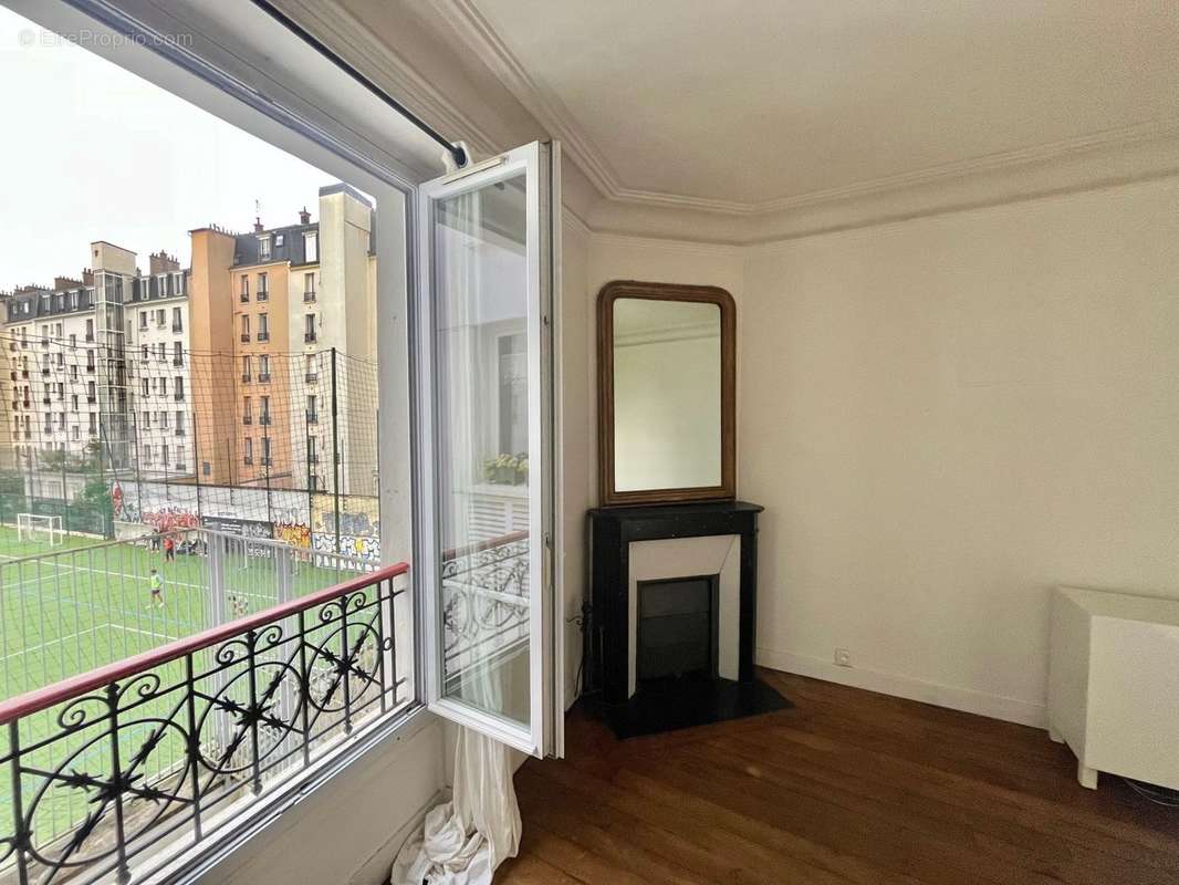 Appartement à PARIS-19E