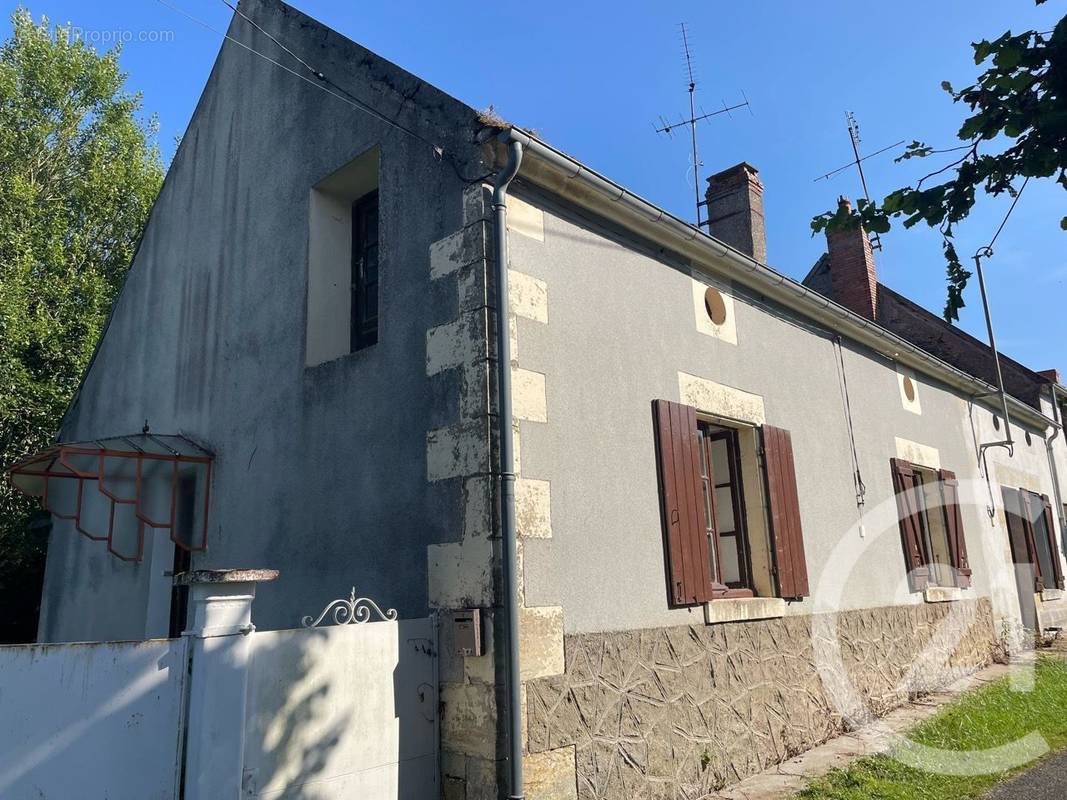 Maison à CHATEAUNEUF-VAL-DE-BARGIS