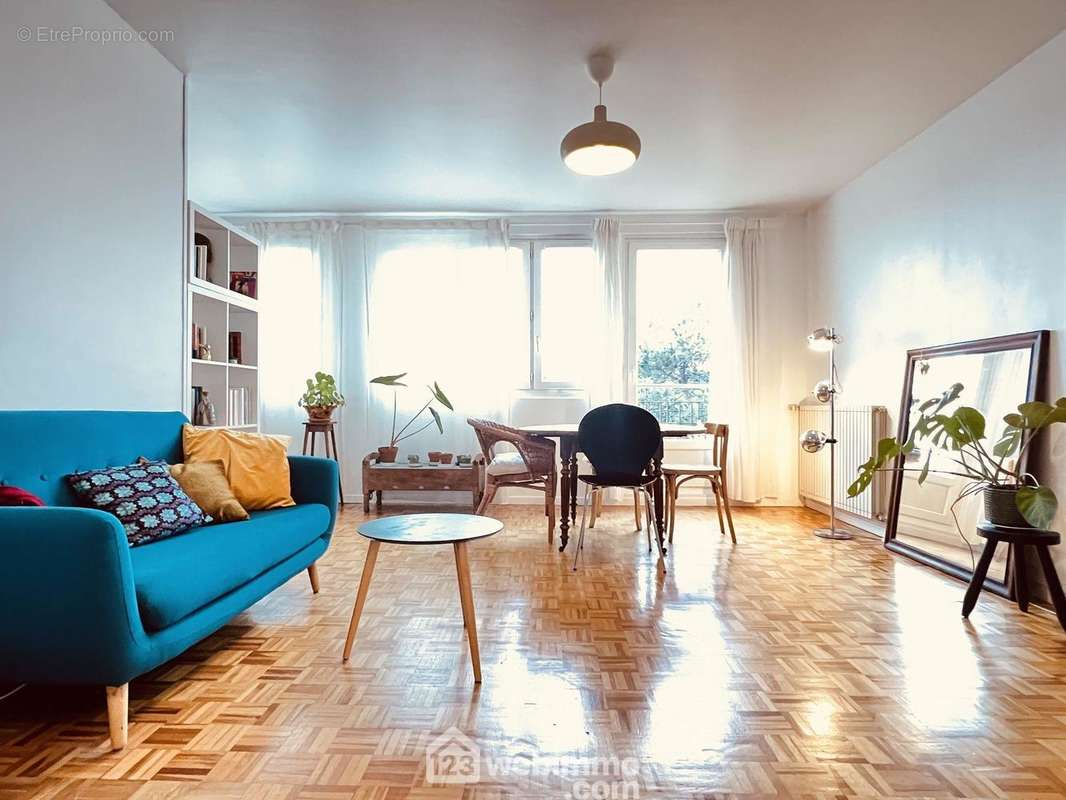 Séjour double lumineux, - Appartement à VITRY-SUR-SEINE