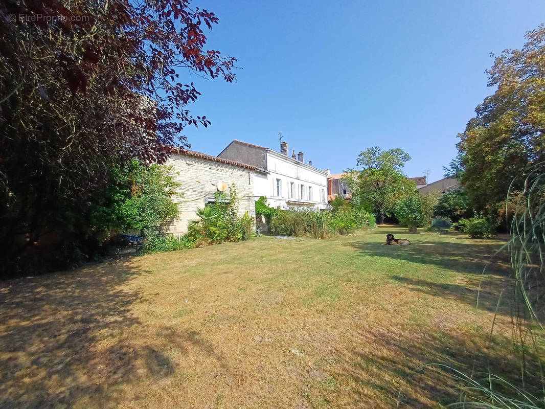 Maison à MANSLE