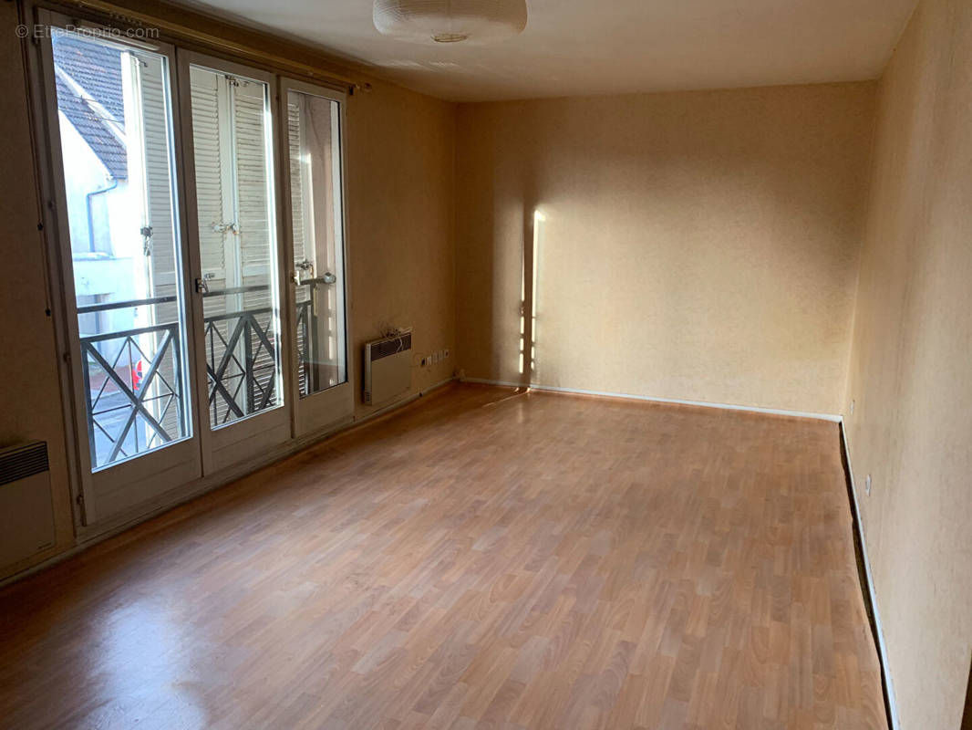 Appartement à LE PERRAY-EN-YVELINES