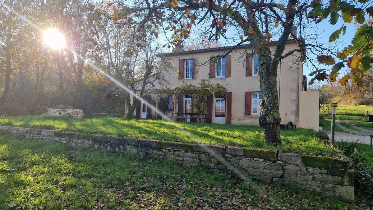 Maison à SAINT-MACAIRE