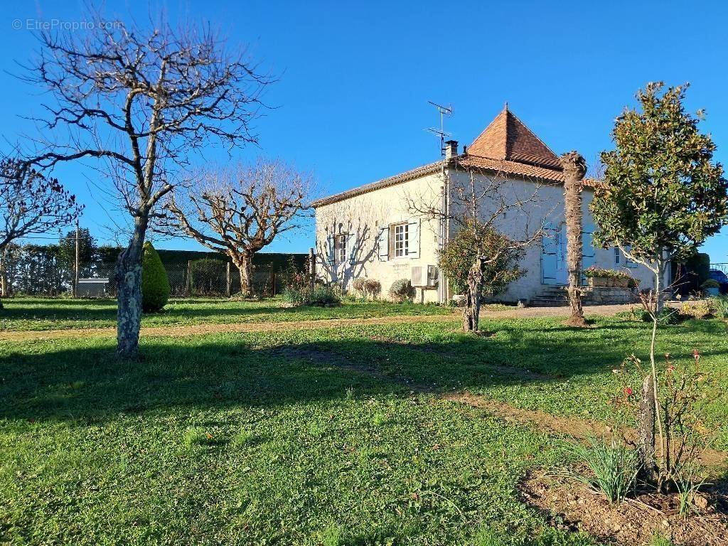 Maison à LAROQUE-TIMBAUT