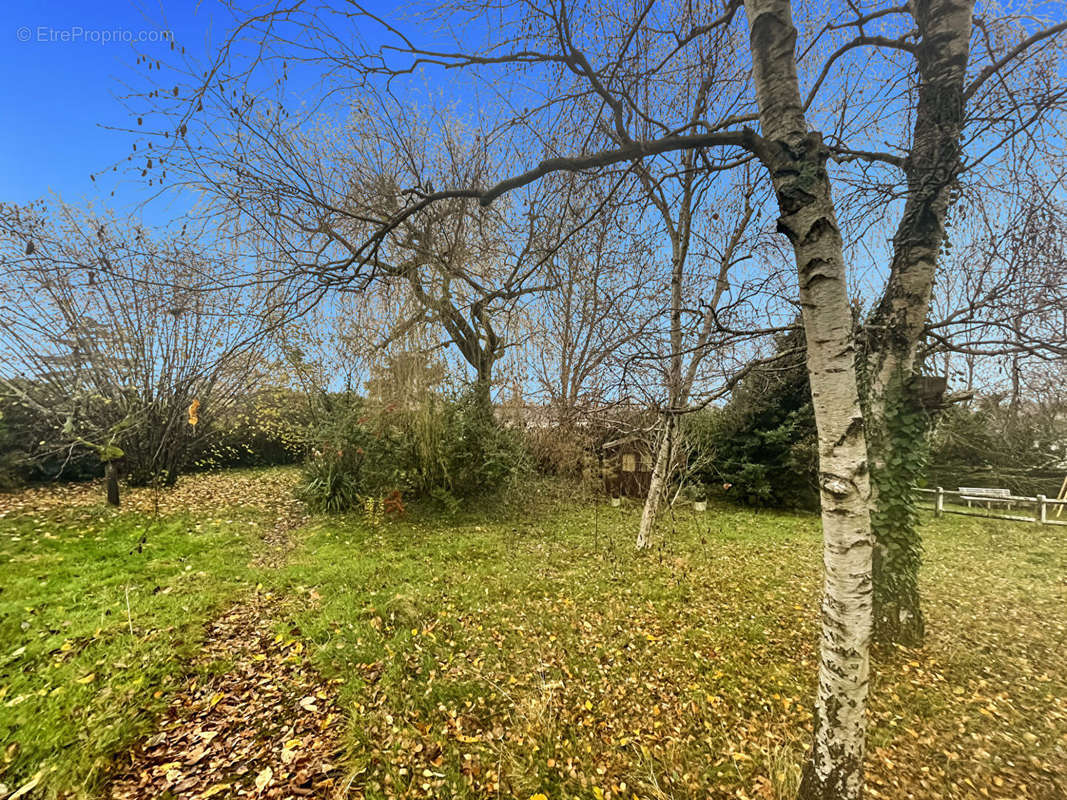 Terrain à EPINAY-SUR-ORGE