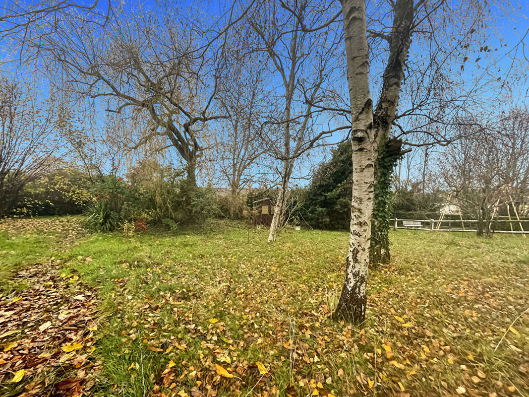 Terrain à EPINAY-SUR-ORGE