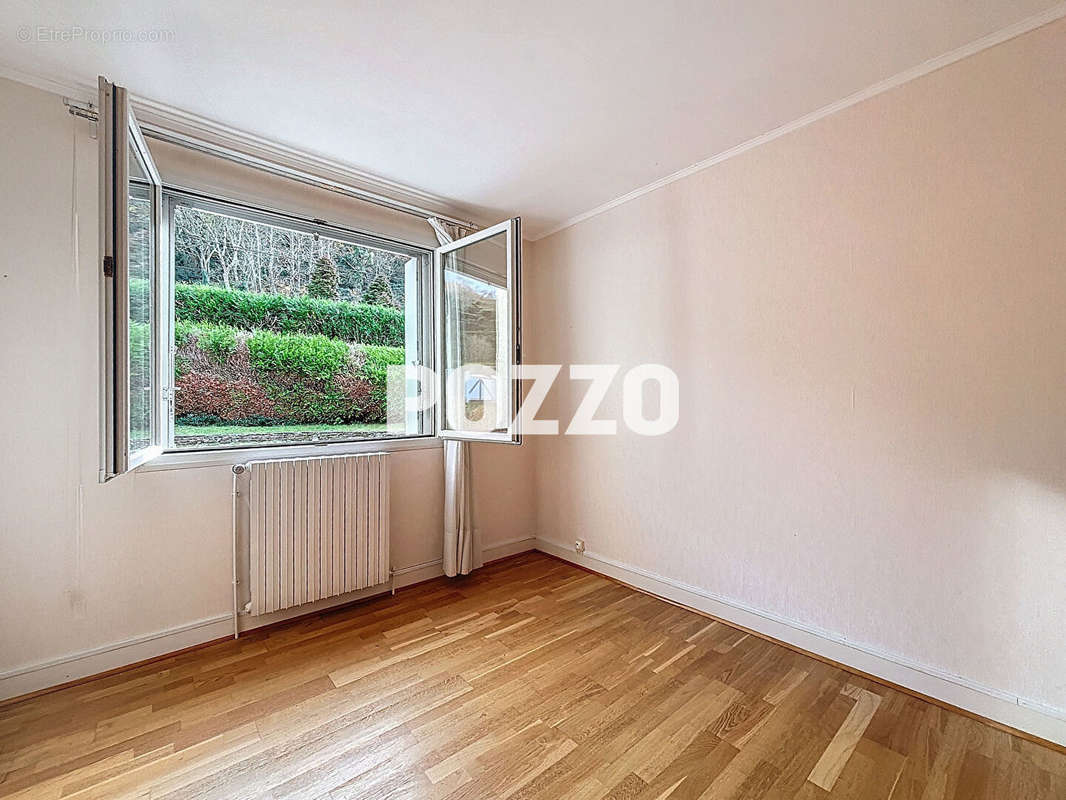 Appartement à JULLOUVILLE