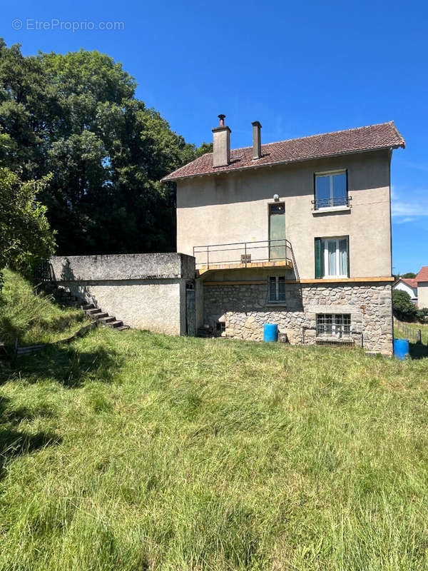 Maison à SAINT-MAMET-LA-SALVETAT