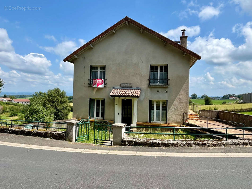 Maison à SAINT-MAMET-LA-SALVETAT