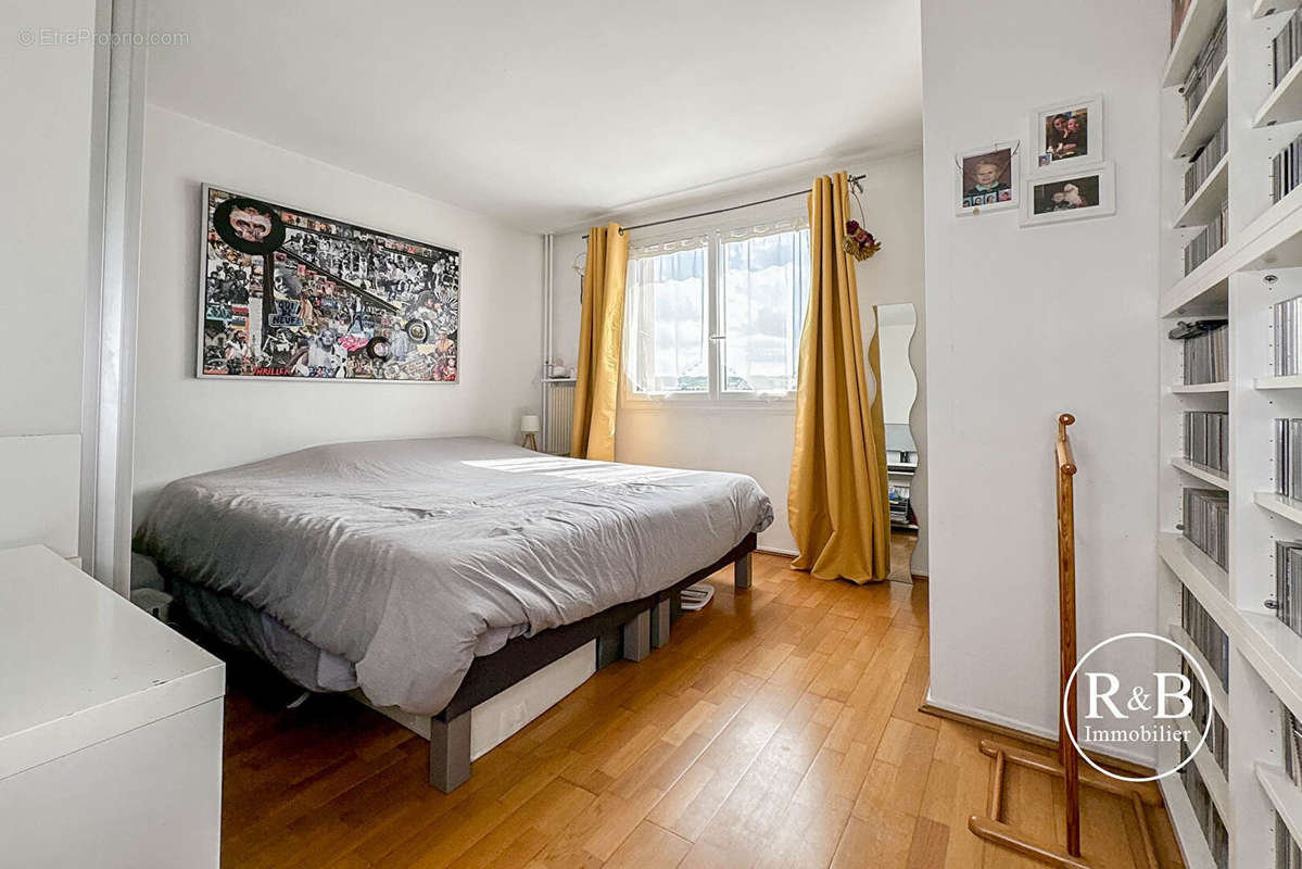 Appartement à LES CLAYES-SOUS-BOIS