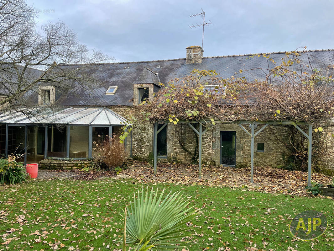 Maison à SAINT-AVE