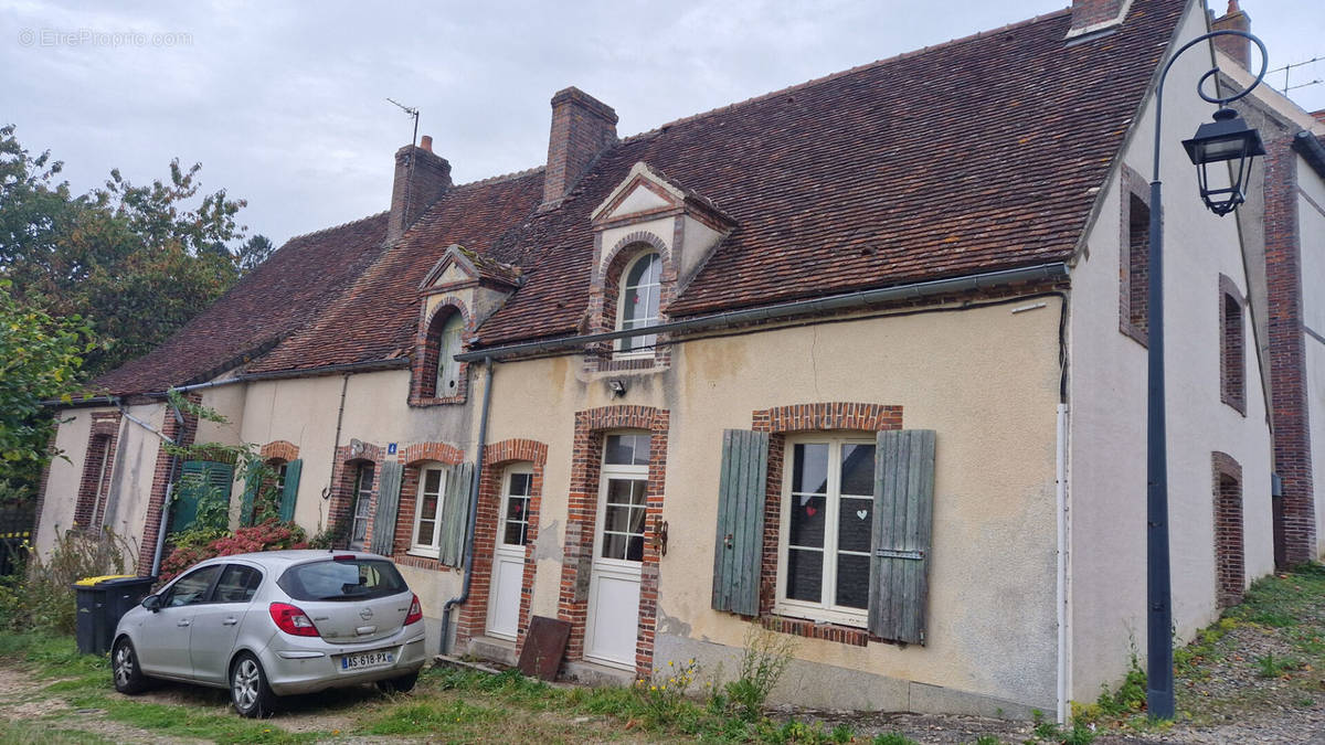 Maison à SAINT-VICTOR-DE-BUTHON