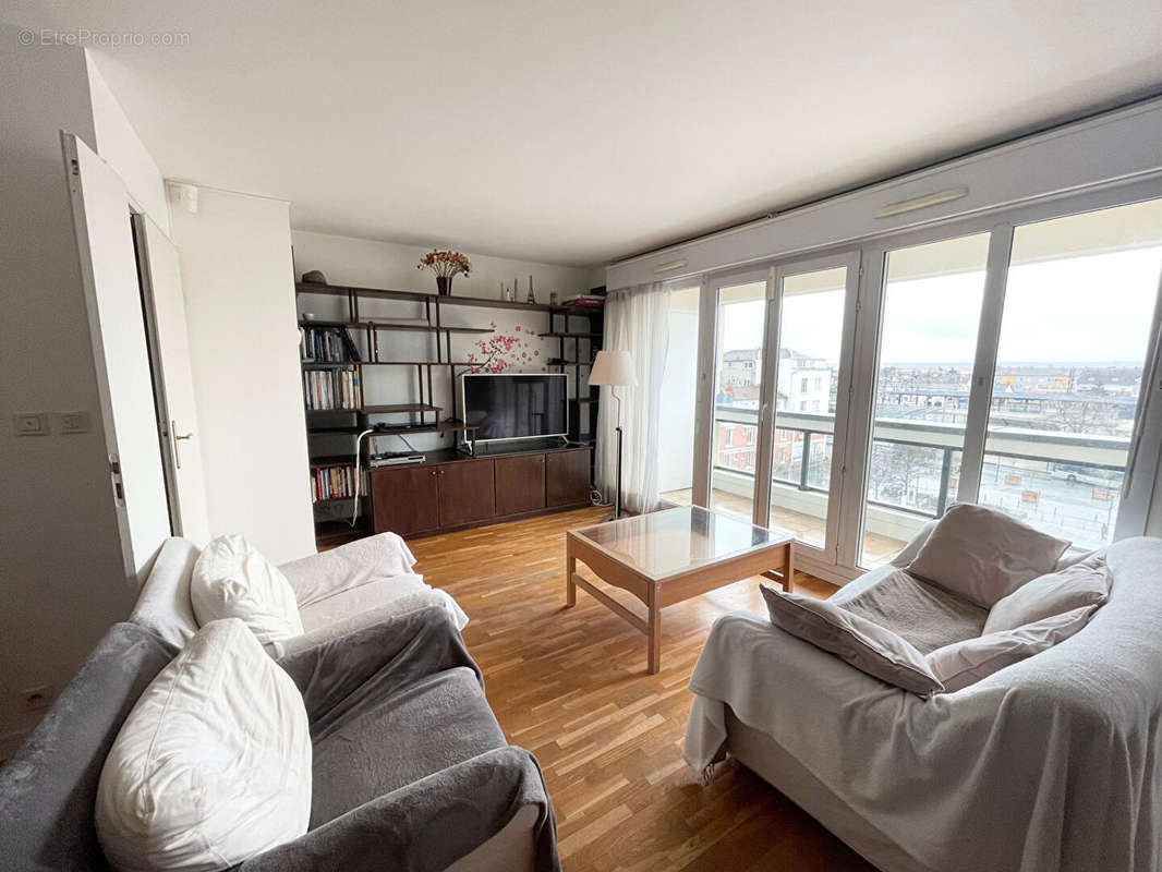 Appartement à SARTROUVILLE