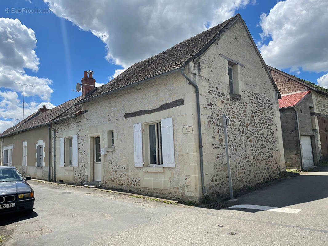 Maison à COUSSAY-LES-BOIS