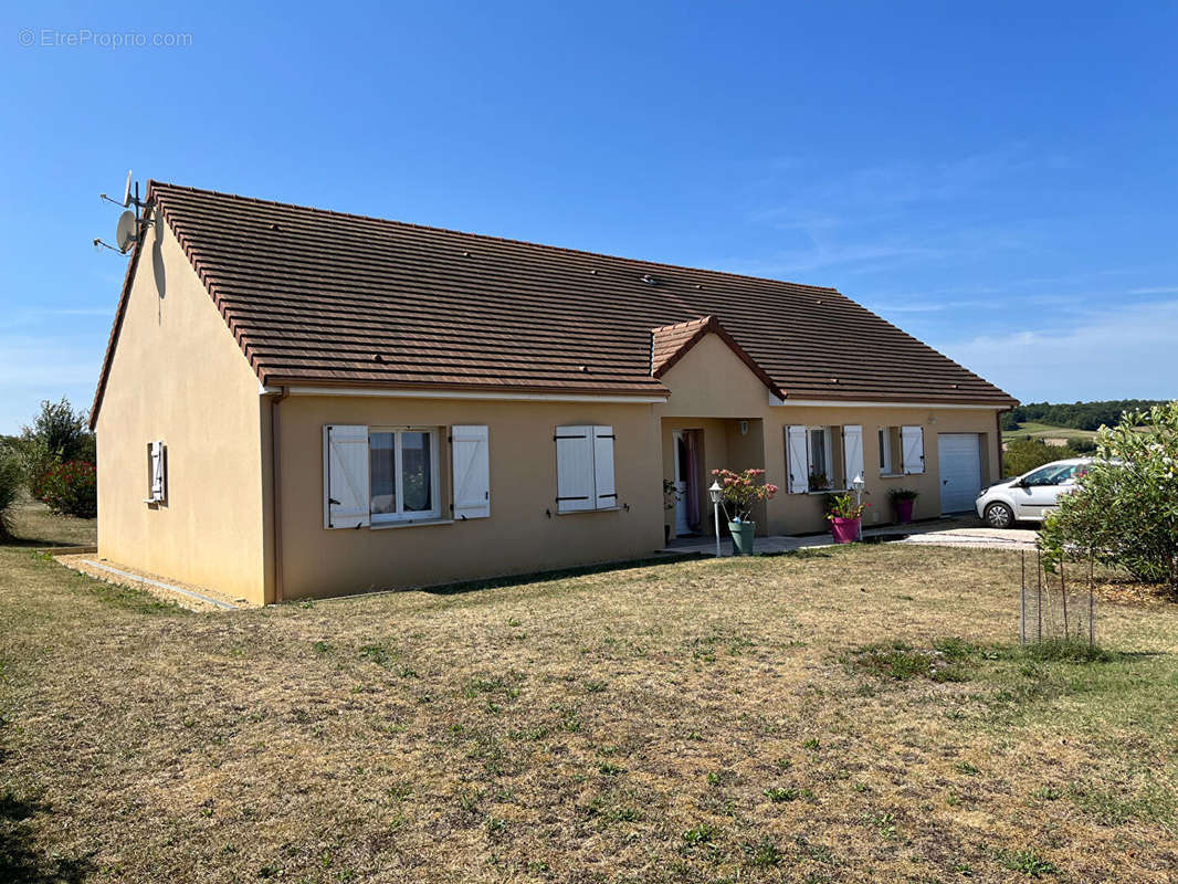 Maison à LESIGNY