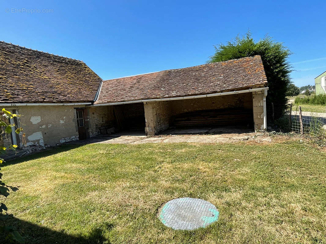 Maison à YZEURES-SUR-CREUSE