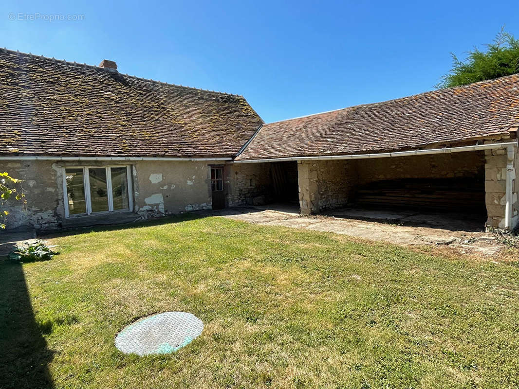 Maison à YZEURES-SUR-CREUSE