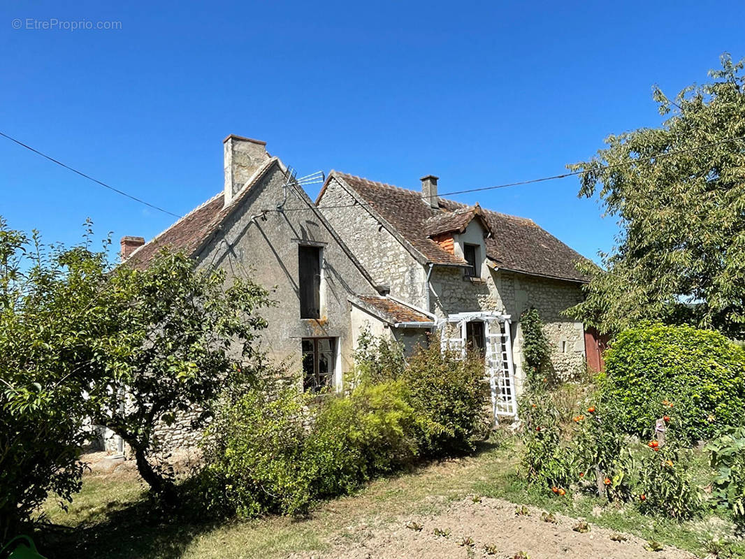 Maison à YZEURES-SUR-CREUSE