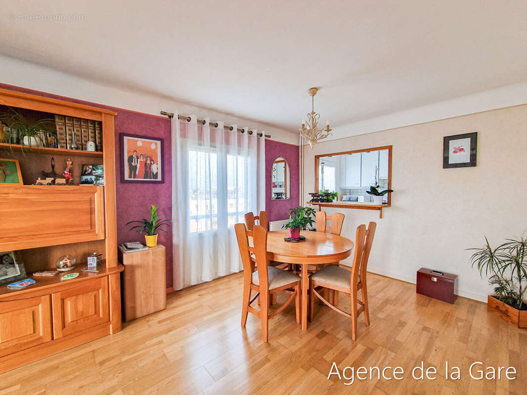 Appartement à SARTROUVILLE